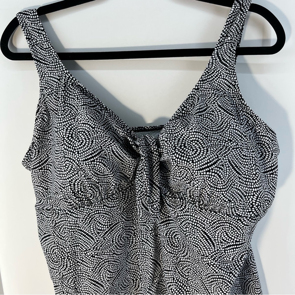 Alisha Levine Black with White Dots Swim Top Size 20W (Women's) - Picture 3 of 8